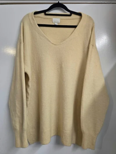 H&M V-Neck Jumper – Beige