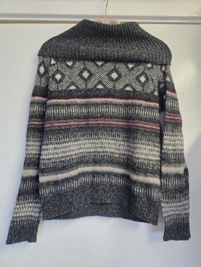 Hollister Patterned Cowl Neck Jumper – XS