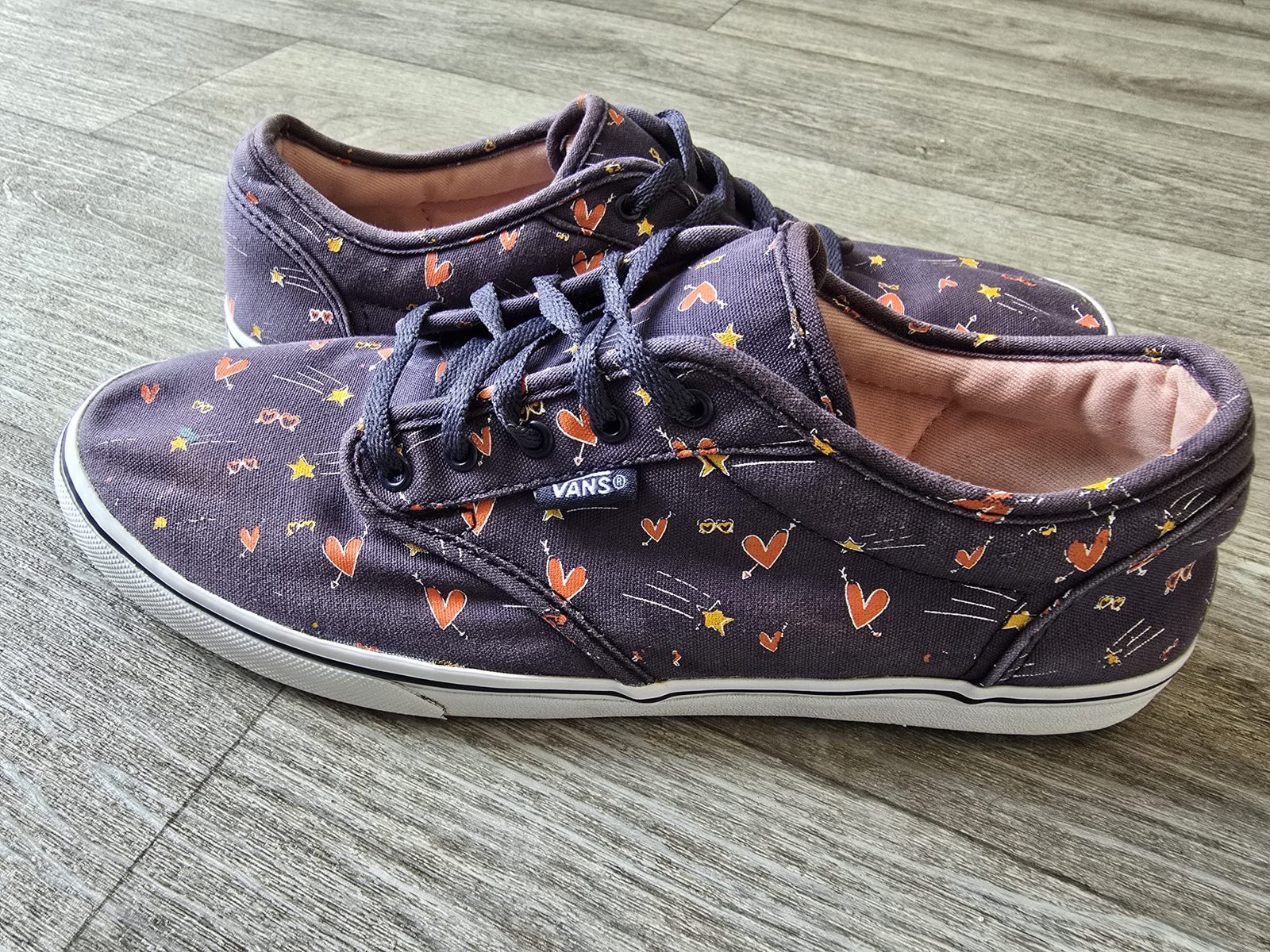 Vans Heart & Star Print Trainers – Navy - Image 2